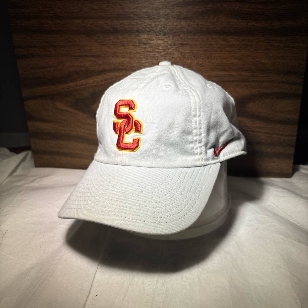 USC Trojans White Strapback NIKE Swoosh Heritage86 Hat Cap California